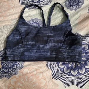 Lululemon sports bra size 6